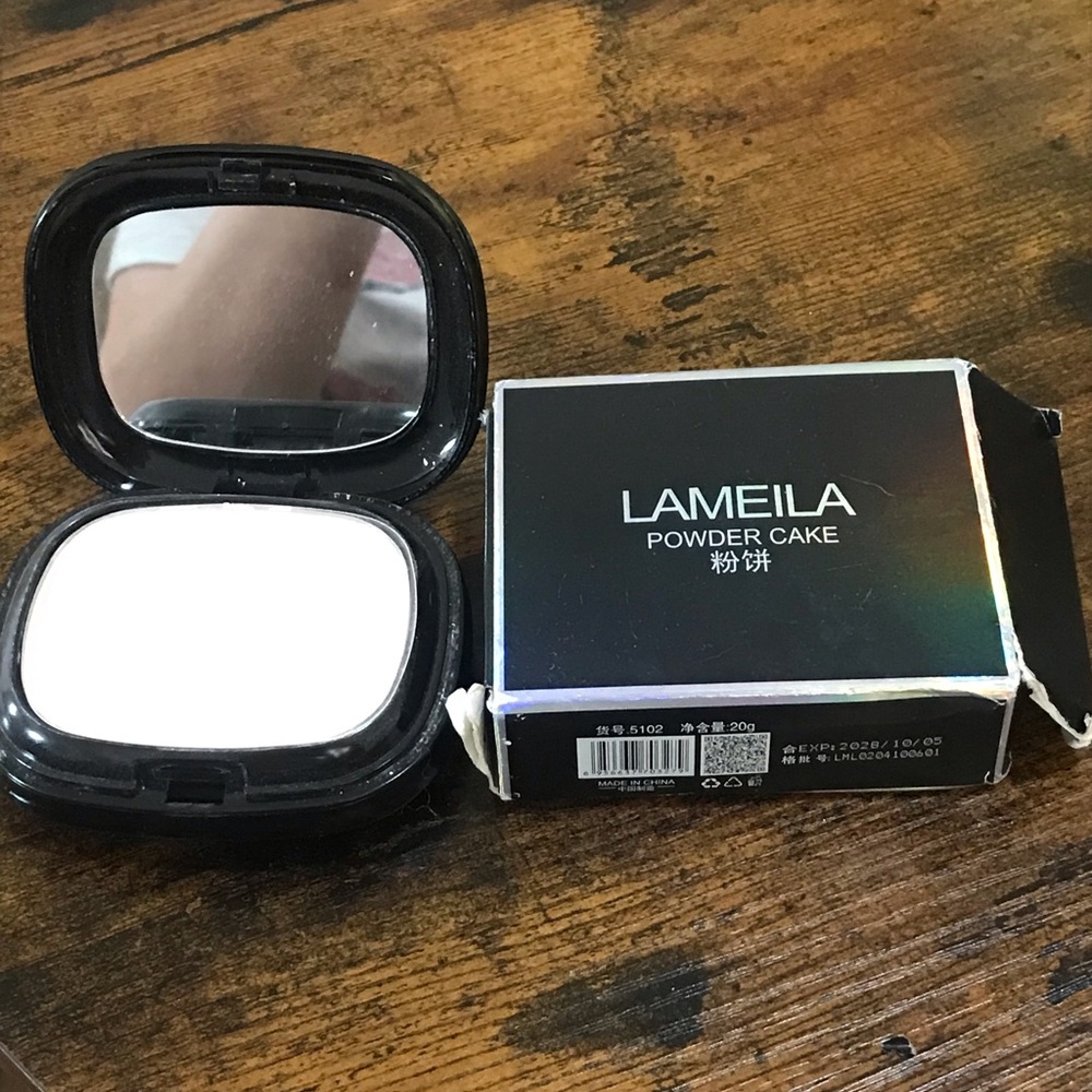 Powder Cake Compact - White Pressed Powder